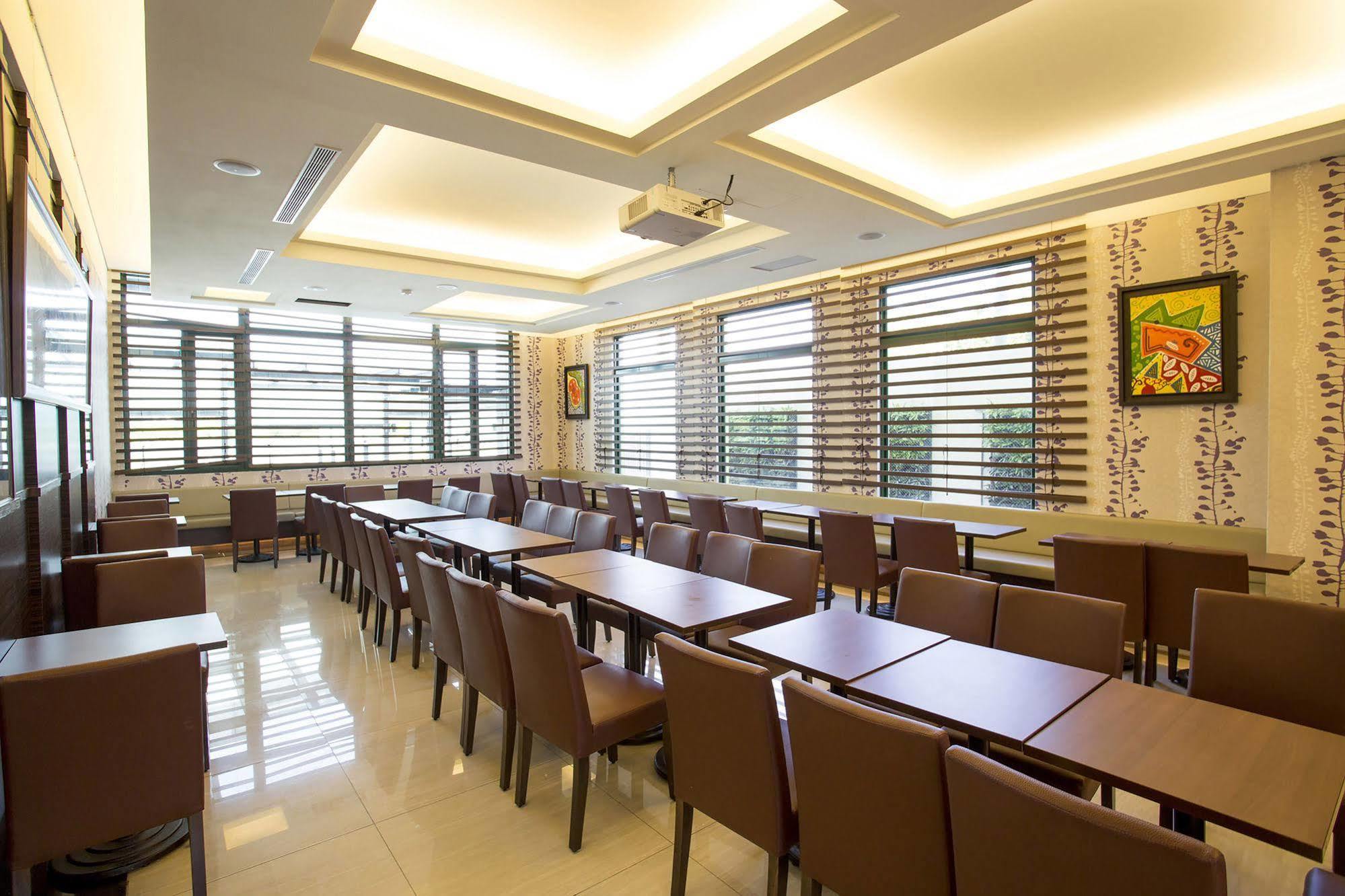 Naruwan Galaxy Hotel Taitung Экстерьер фото